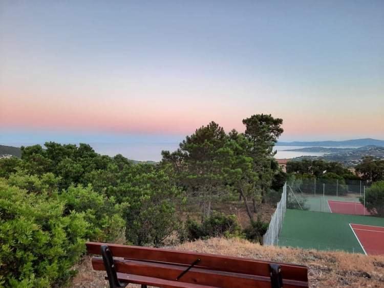 Tres Bel Appartement T3 Avec Splendide Vue Mer Лес-Иссамбр Экстерьер фото